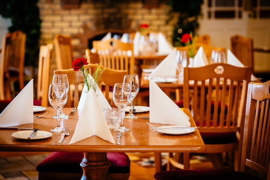 Gleeson'S Restaurant & Rooms 罗斯康芒 外观 照片