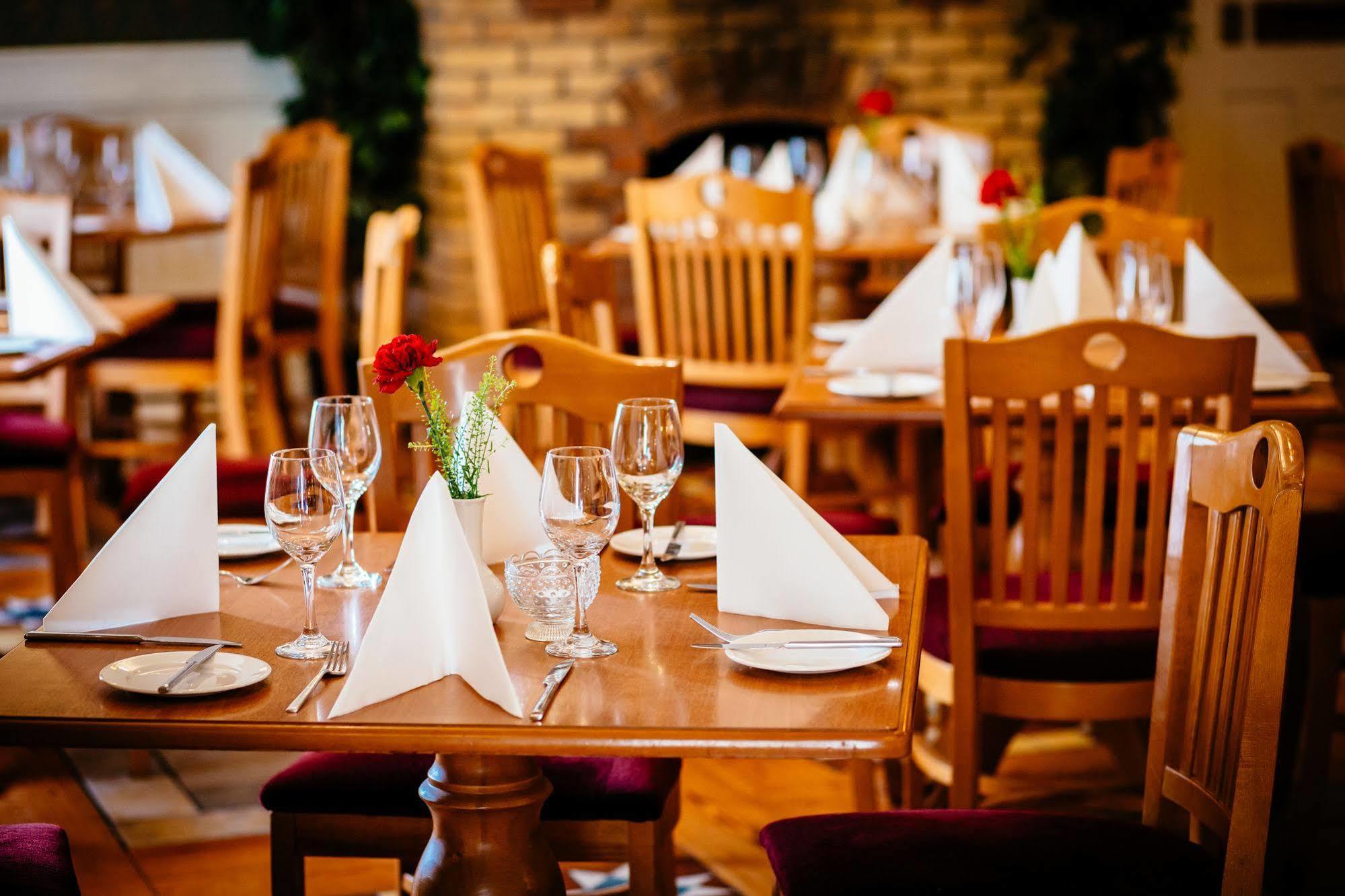 Gleeson'S Restaurant & Rooms 罗斯康芒 外观 照片